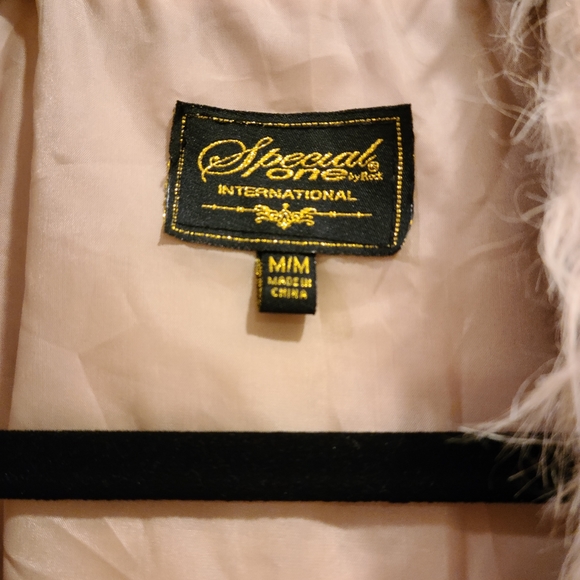 Faux fur vest - Picture 2 of 3